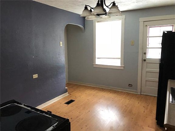 5th image of 1281-1287 Holly St