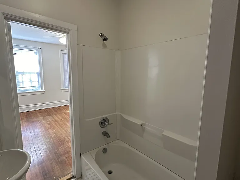 2902 Monument Ave — Photo 18