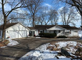 1218 Old Bay Rd, Johnsburg, IL 60051