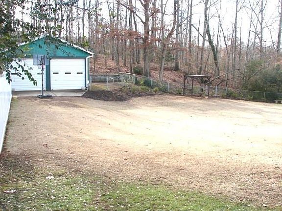 Garage/Workshop 22'x34'