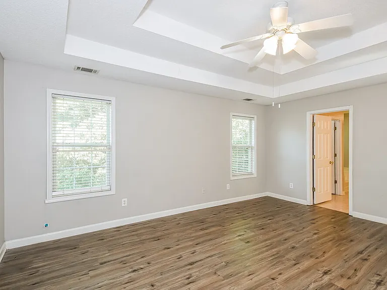 301 Saddle Wood Dr — Photo 13