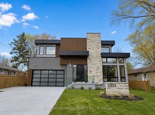 1235 Whittington Rd, Mississauga, ON L5J 3J8