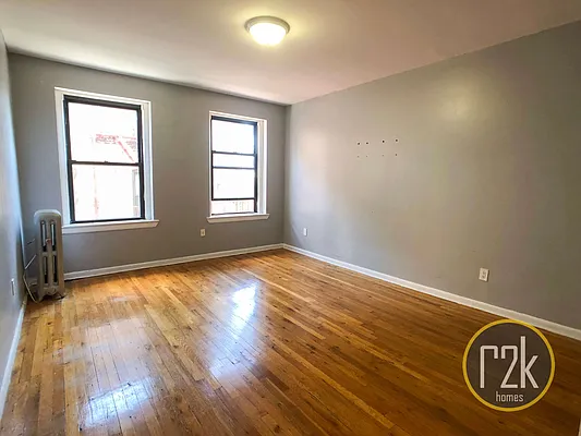 Rented by Realty 2000 Corp | media 13