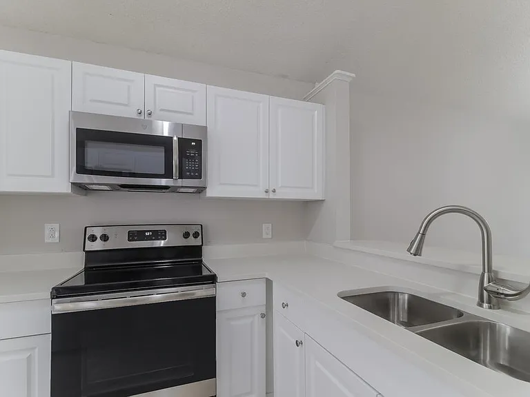 1023 Kelly Creek Cir — Photo 8