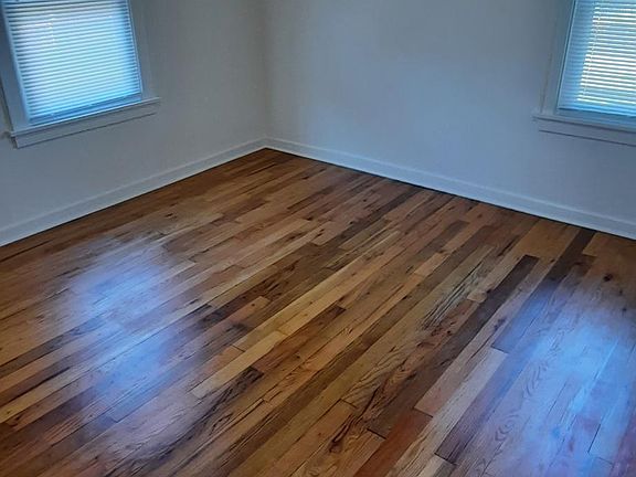 5th image of 409 E Park St