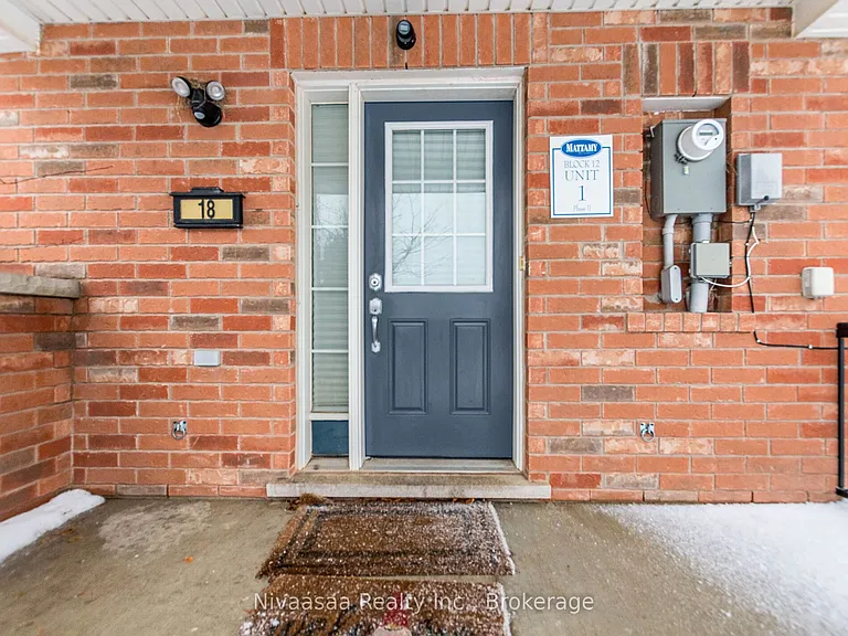 18 Betterton Cres — Photo 5