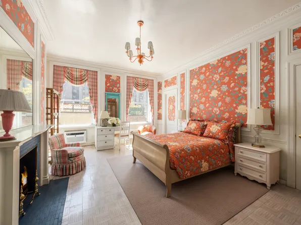 32 East 64th Street image 14 of 19