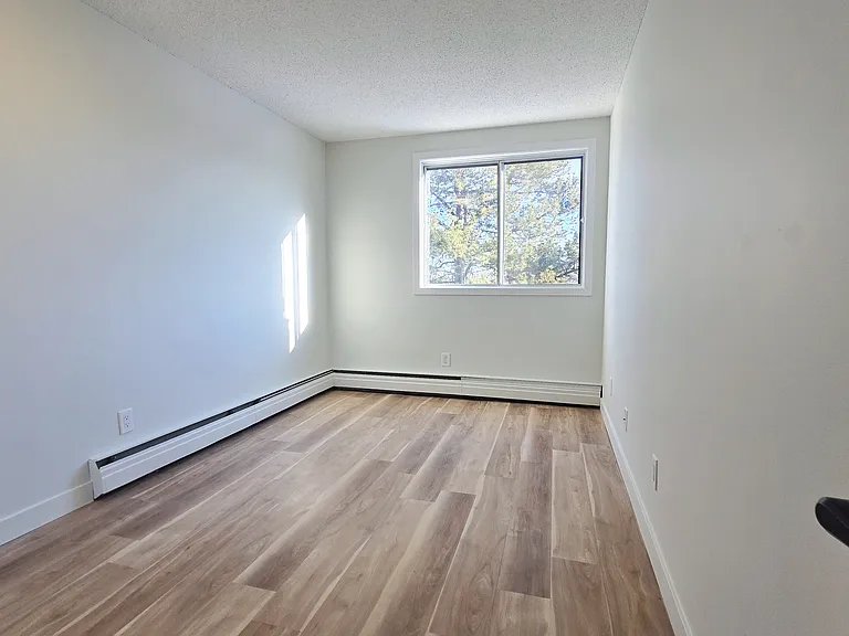 140 Harrow Cir NW — Photo 41