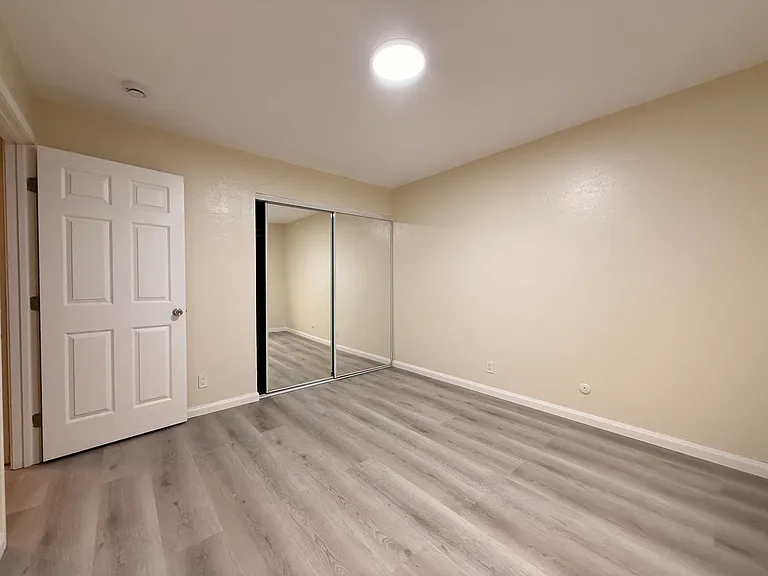 677 Villa St #1 — Photo 5