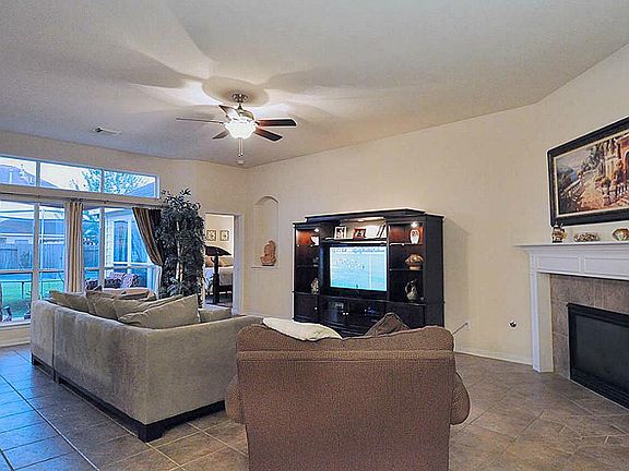4th image of 2118 Winter Dale Ct