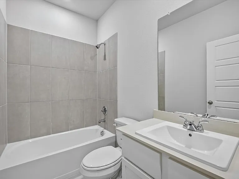713 Summerberry Dr — Photo 1