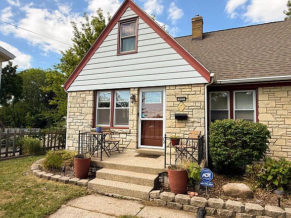 2nd image of 602 E College AVENUE