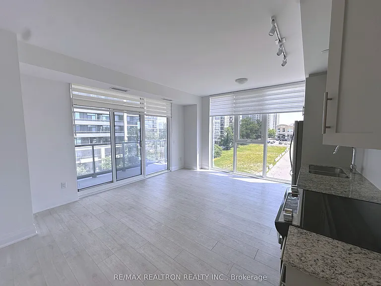 20 Gatineau Dr #402 — Photo 5