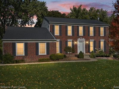 1390 Chestnut Ln, Rochester Hills, MI, 48309