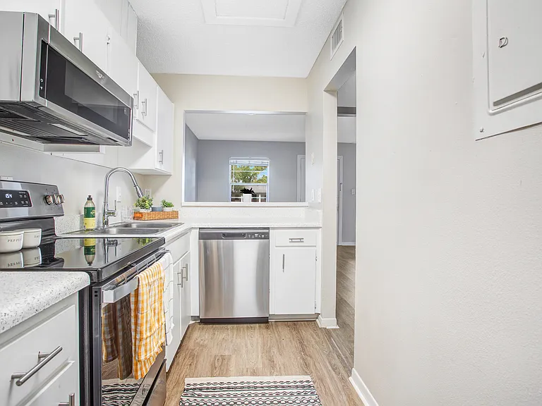 The Henry Apartments — Photo 4