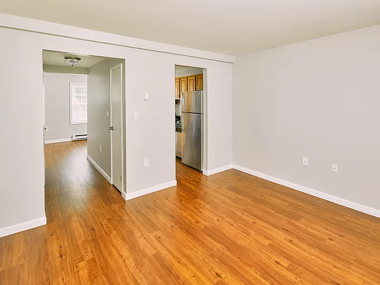 Yarmouth Landing Apartment Homes — Photo 13