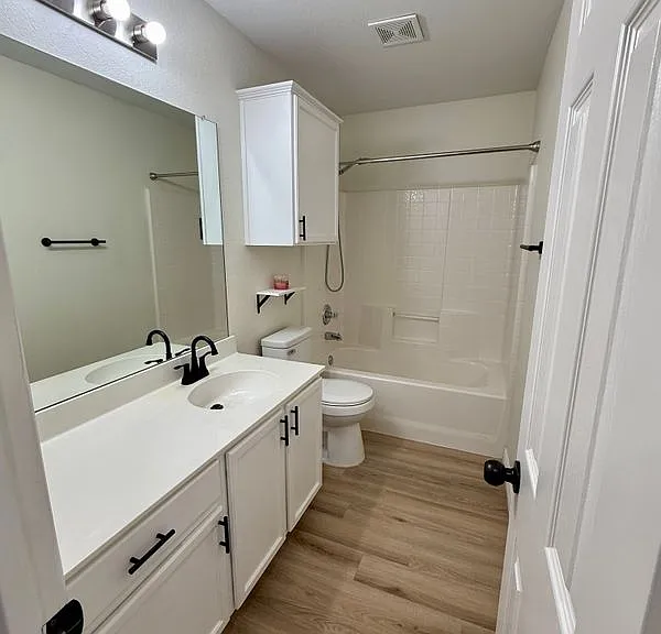 309 Catherine St — Photo 20