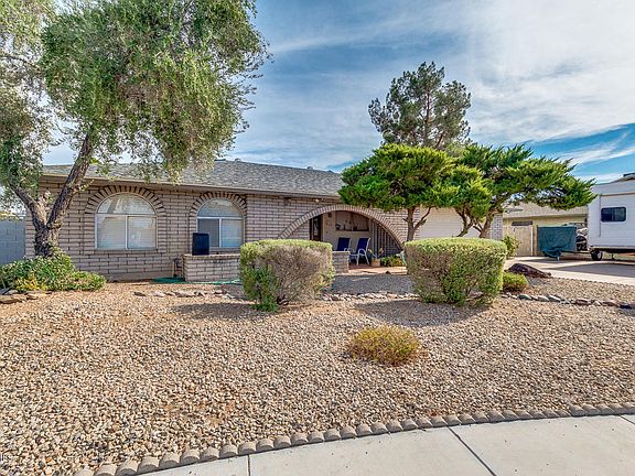 3rd image of 4309 W Dahlia Dr