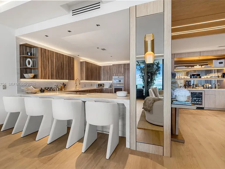 700 NE 24th St #Penthouse 5902 — Photo 18