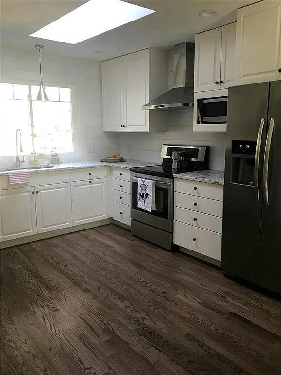 2921 La Salle Street — Photo 3