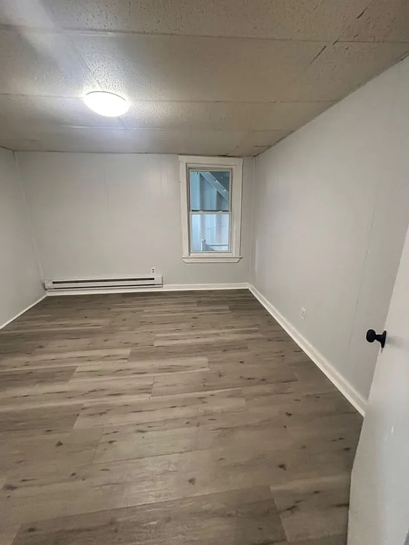573 Main Street — Photo 4