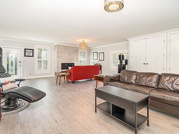 3rd image of 240 Green Harbor Rd