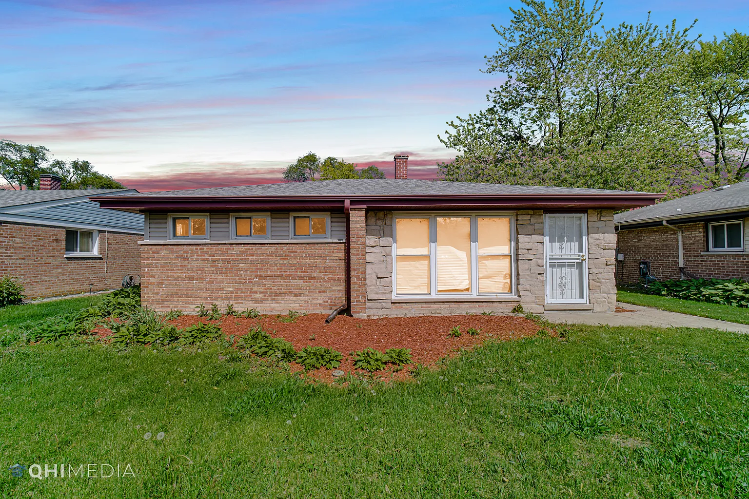 1363 Hirsch Ave photo 1