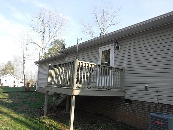 4th image of 127 Keegan Ln