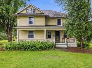 4712 E Lake Rd, Wilson, NY 14172