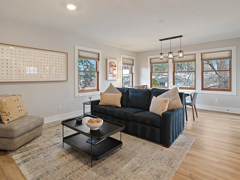 523 NW Colorado Ave #200 — Photo 5