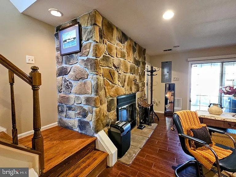 2997 Mission Square Dr — Photo 29