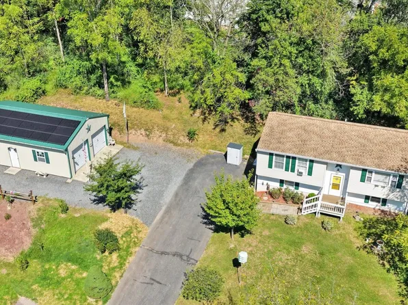 1094 Indian Dr, Auburn, PA 17922