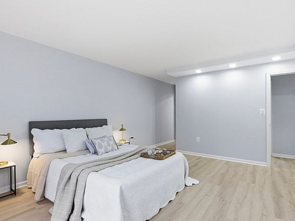 4th image of 131 Coolidge Ave #133