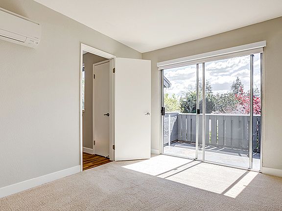 4th image of 16 Forest Glen St #16