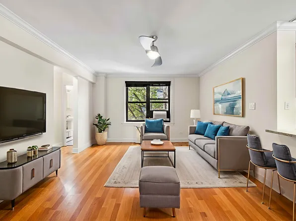 245 Bennett Avenue image 1 of 14