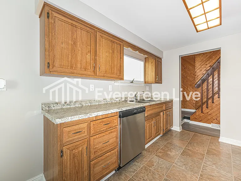 816 Short St — Photo 6