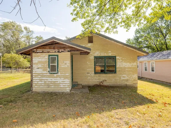 206 N Clark St, Udall, KS 67146