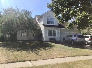 1802 Somerfield Ln, Crystal Lake, IL 60014