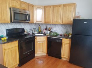 1043 Spring Garden St #2R, Philadelphia, PA 19123