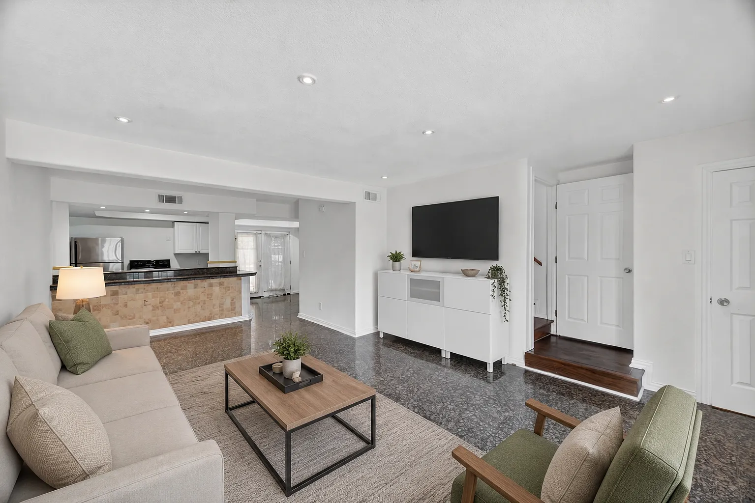 2 bed, 1.5 bath, 1152 sqft, $1,700 — Photo 1