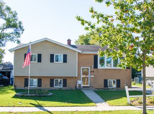 416 S Cherry Hill Ct, Addison, IL 60101