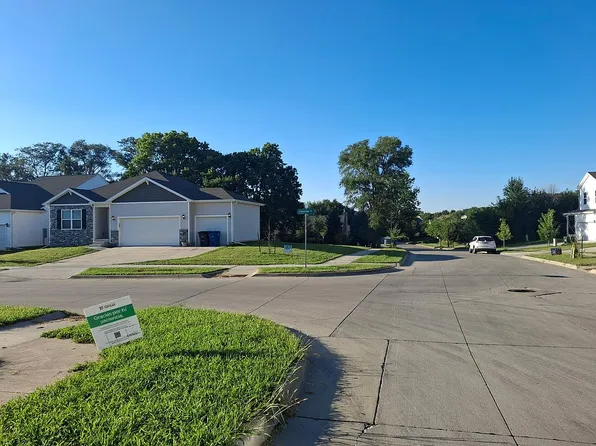 5082 Grandview Ave, Des Moines, IA 50317