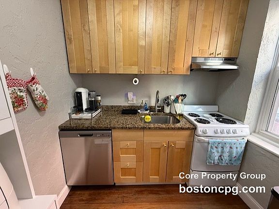4th image of 35 Charter St #2