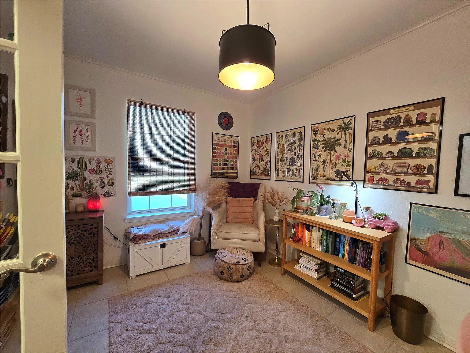 3 bed, 2.0 bath, 1355 sqft, $2,000 — Photo 4