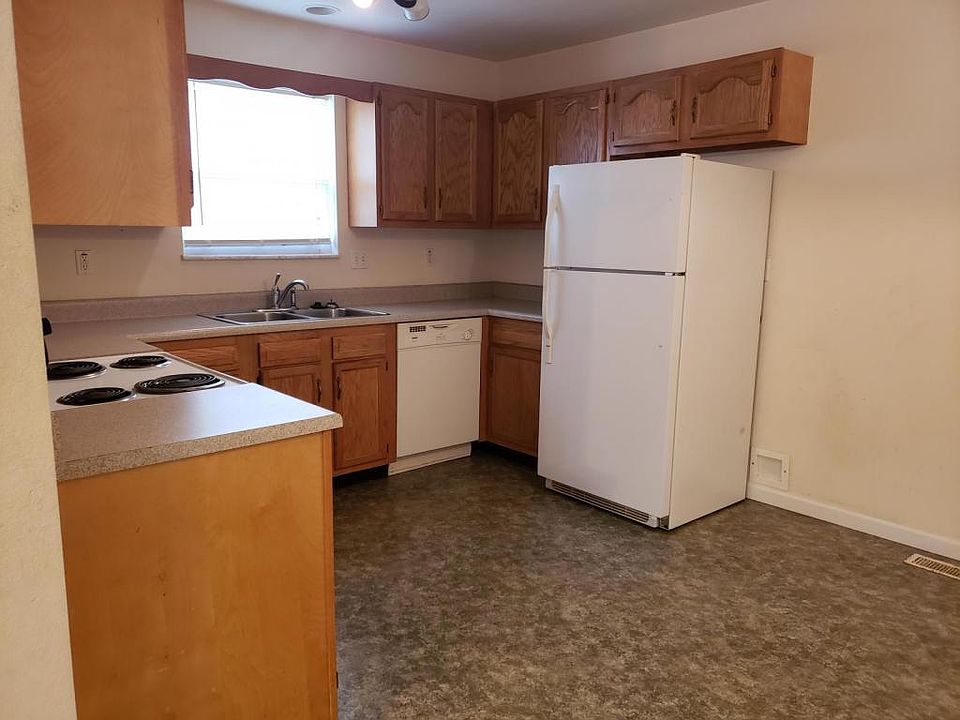 906 Monroe Ave Cuba MO Zillow