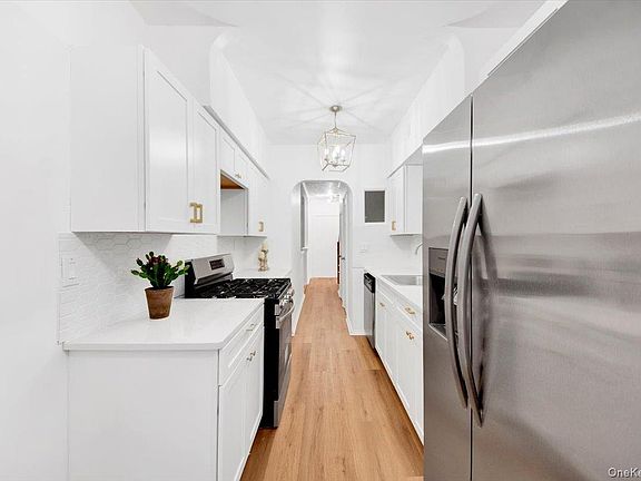 4th image of 1241 Arnow Avenue