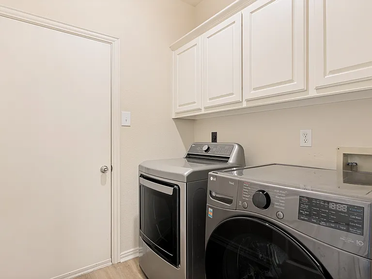 2633 Shadow Hill Ln — Photo 26