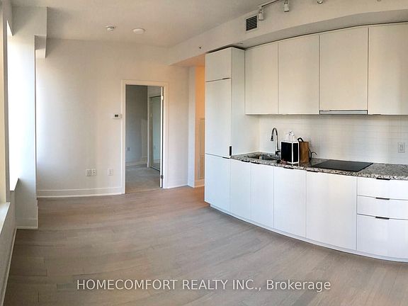 3rd image of 955 Bay St #707