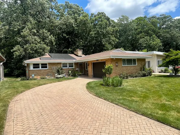 5446 Foster St, Skokie, IL 60077