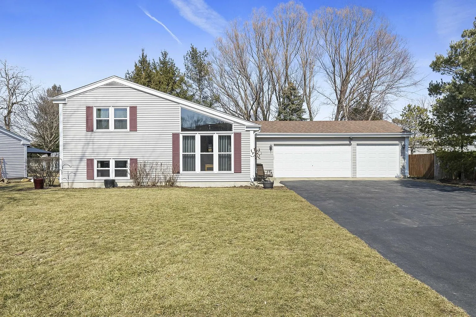714 Walnut Ln photo 1